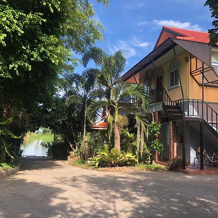 Ruen Thai Ban Rim Nam Kamphaeng Phet Exterior foto